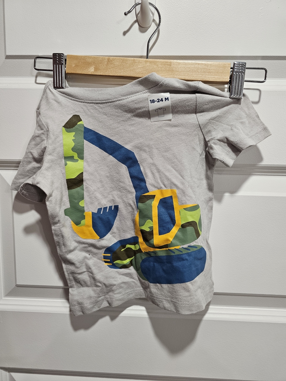 Old Navy Gray Short-Sleeve Tee with Excavator Graphic in Blue, Yellow and Green
